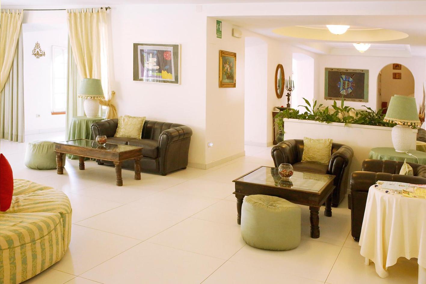 Hotel La Scogliera 4*