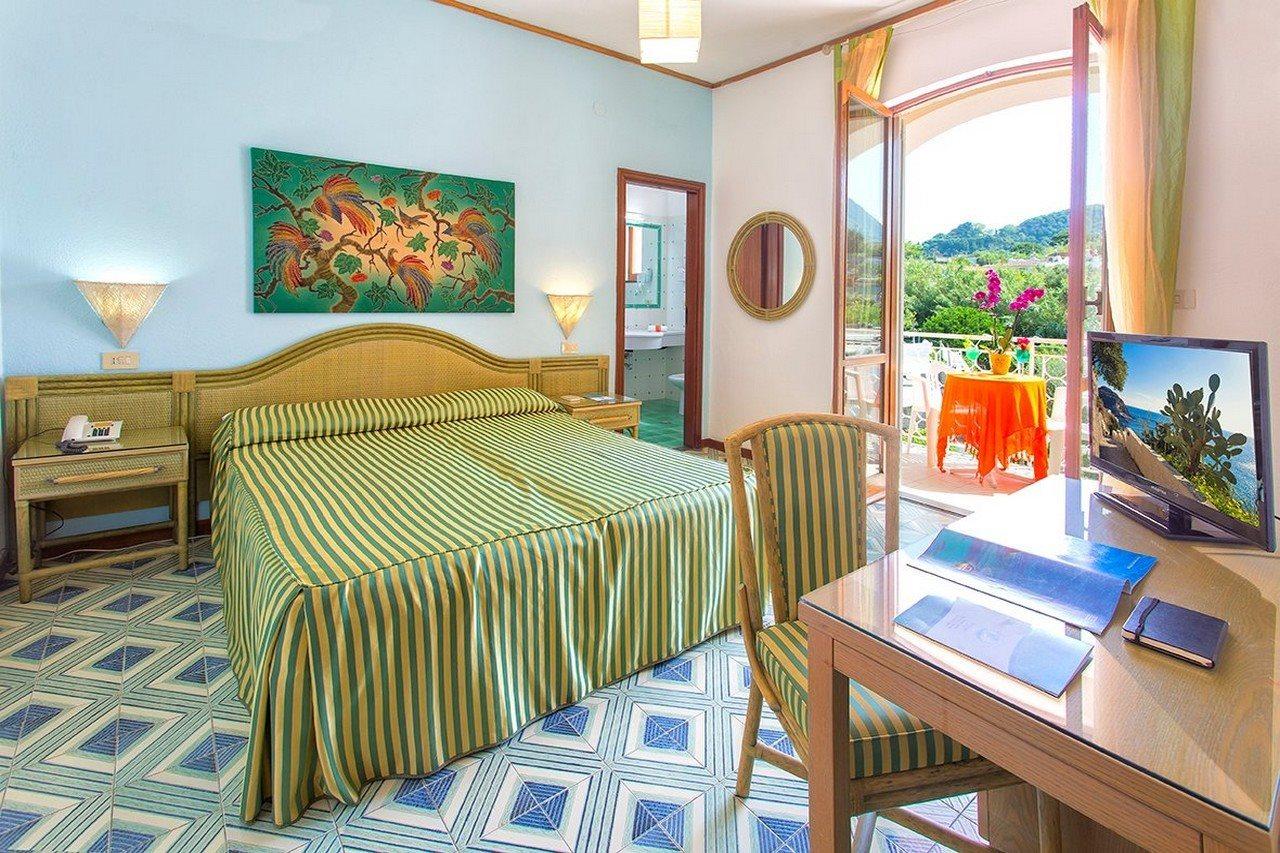 Hotel La Scogliera 4*