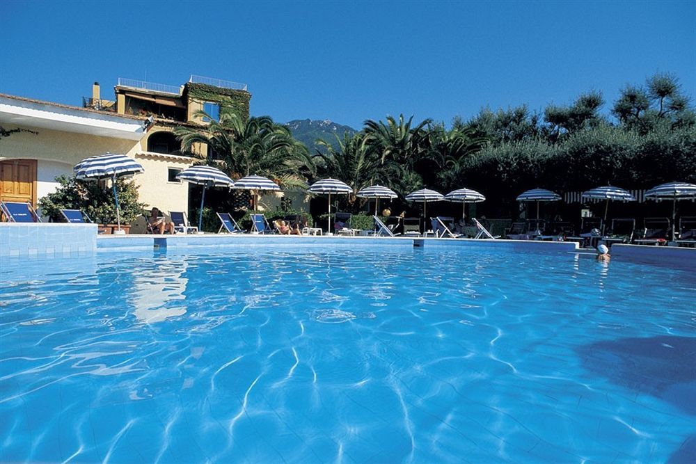 La Scogliera Hotel 4*